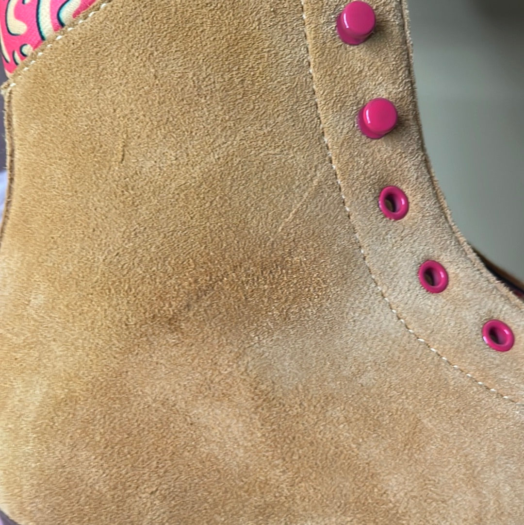 Seconds Sale - Mustard Size 9