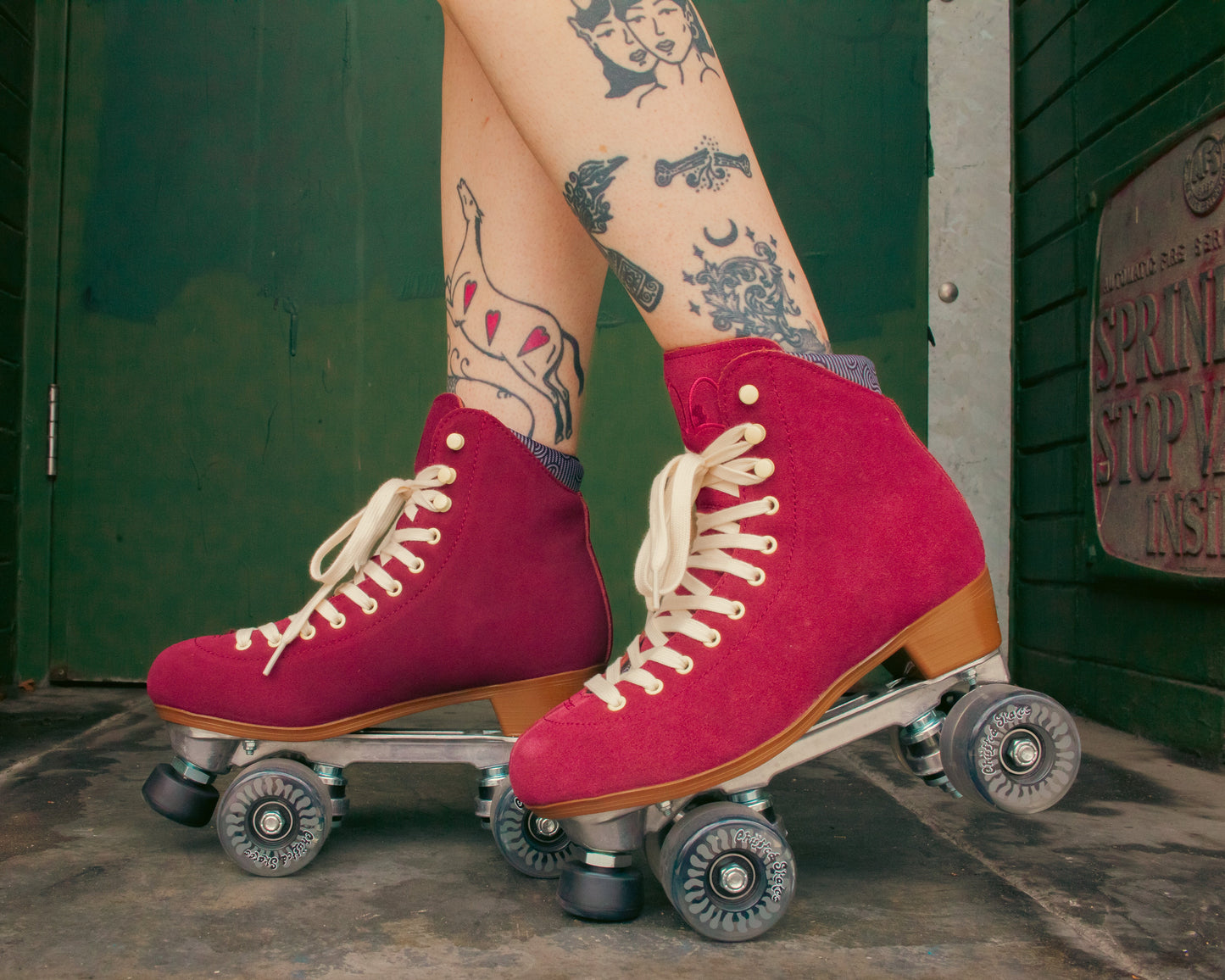 WANDERER Chuffed Skates - BURGUNDY