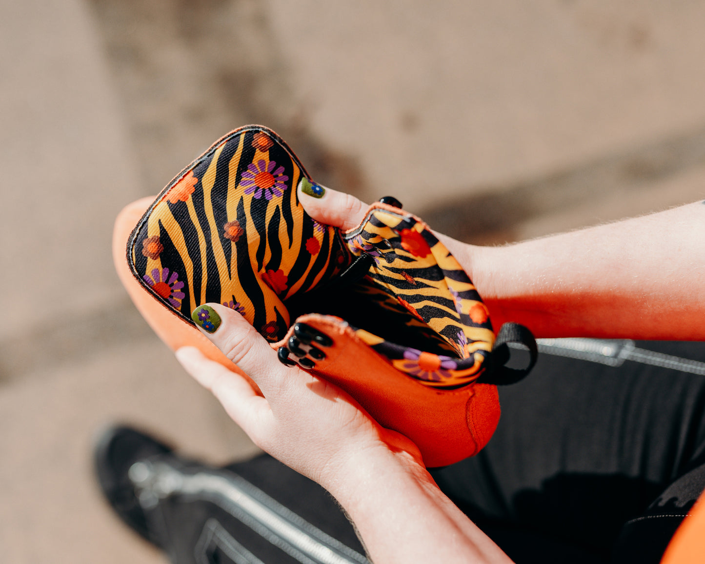 Orange Pro Boot rollerskate tiger and flower lining