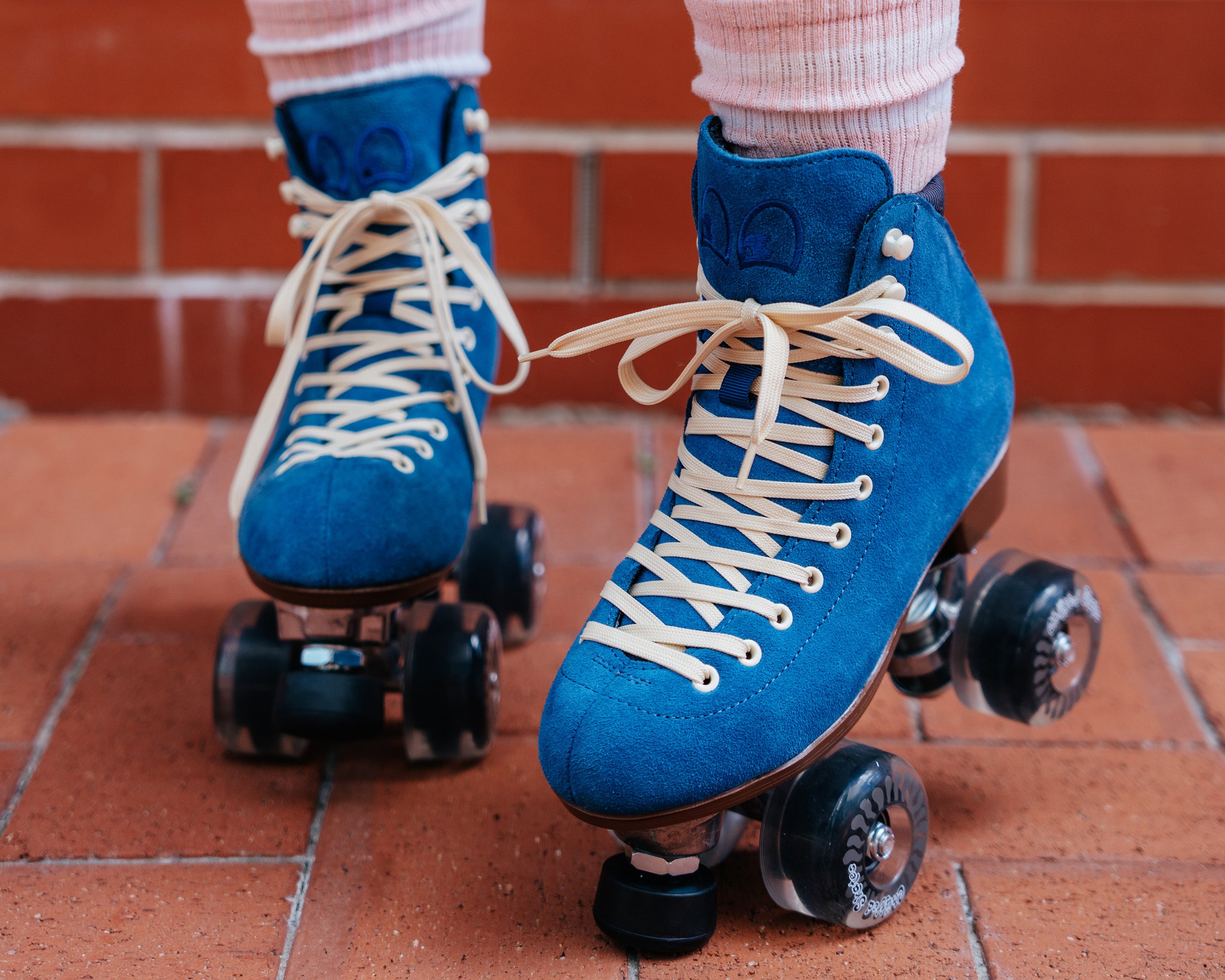 Blue hotsell skate shoes