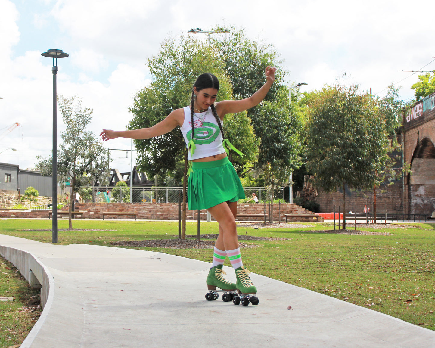 WANDERER Chuffed Skates - OLIVE GREEN